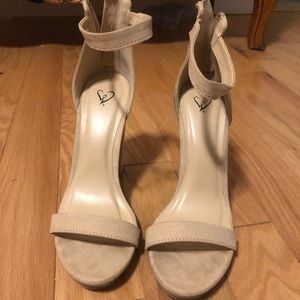 Nude 4 1/2 in High Heels